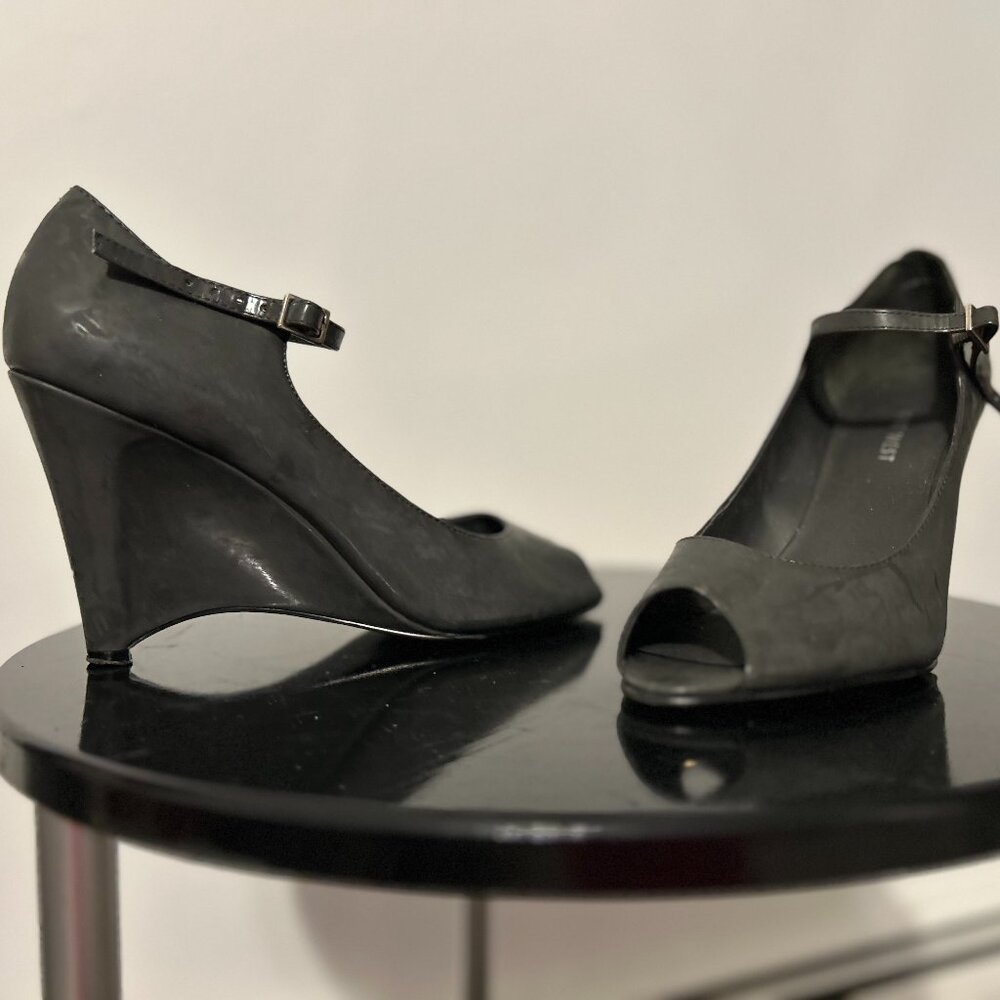 Size 8M Grey Nine West 3.5" Wedge